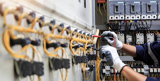 Professional Electrician technician working in Capitol Heights, MD